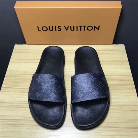 louis vuitton slippers men.